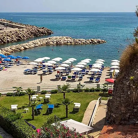 Hotel Baia Marticana